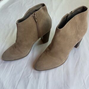 Women’s Size 8 Tan Suede Ankle Boots - Old Navy